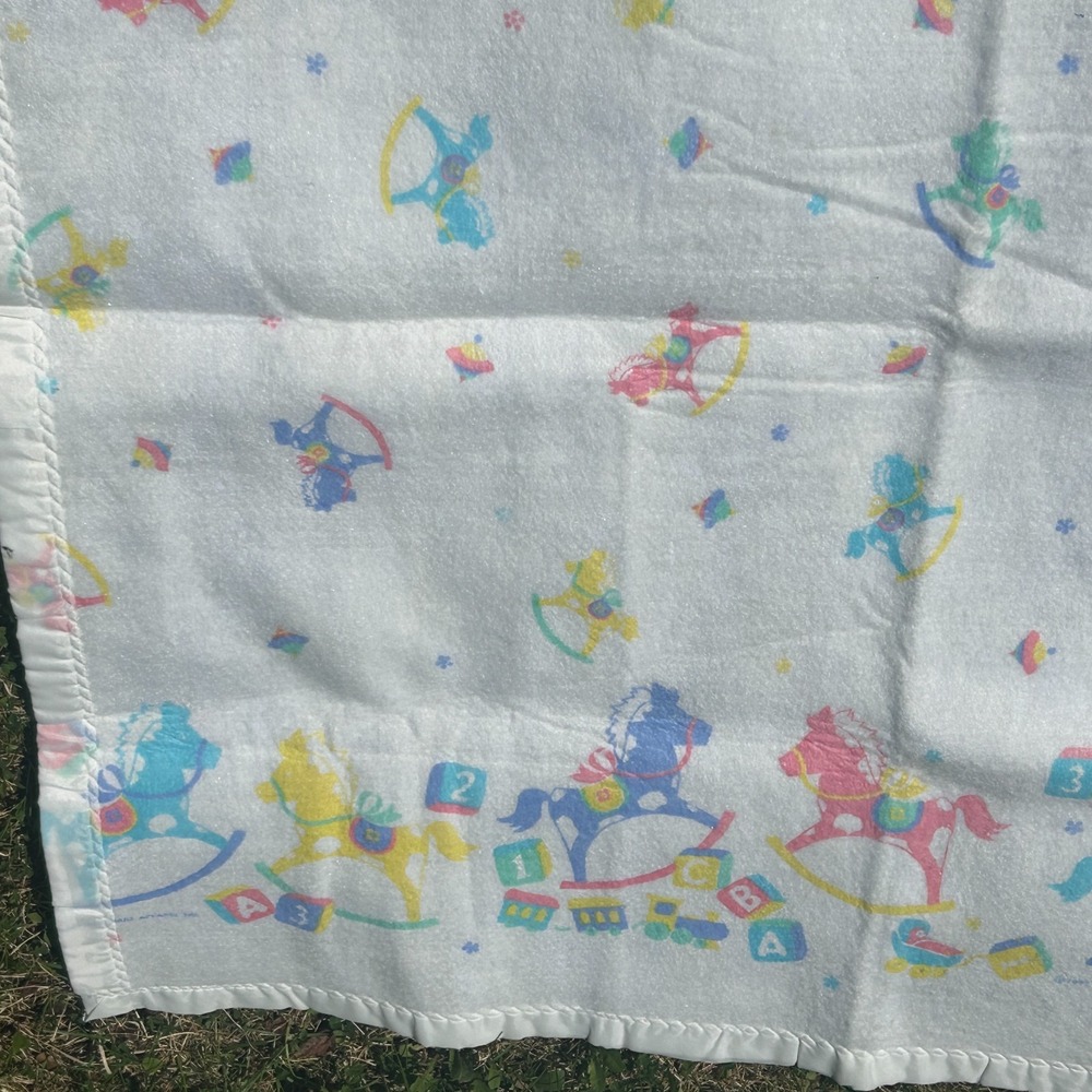 Vintage‎ 1987 Baby Blanket Rocking Horse Soft Care Large Satin Trim White Pink - Picture 3 of 9